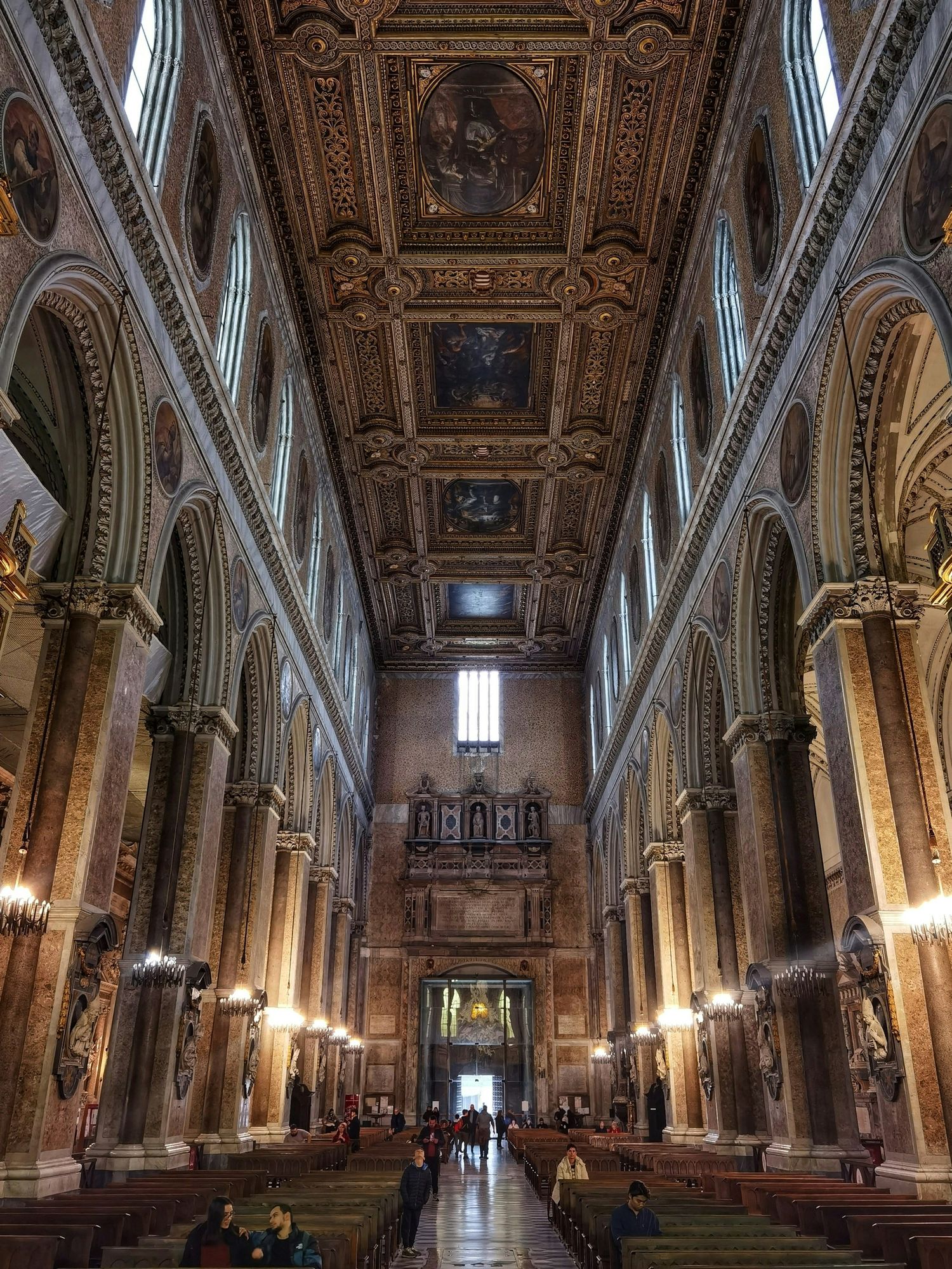 Facciata gotica del Duomo di Napoli, cattedrale di San Gennaro