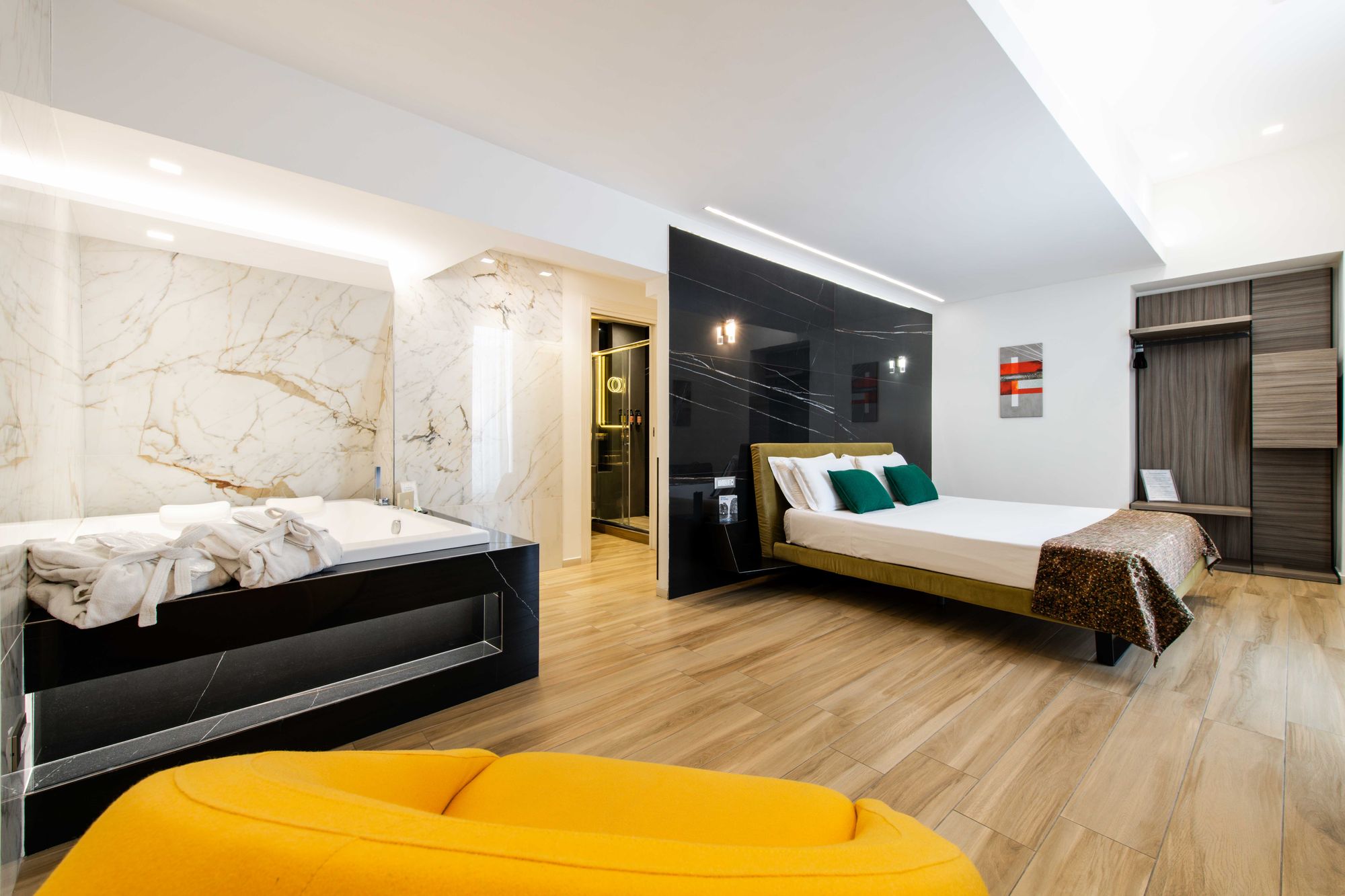 Camera con jacuzzi vasca idromassaggio e balcone napoli centro - Municipio Luxury Suite Napoli, foto 2